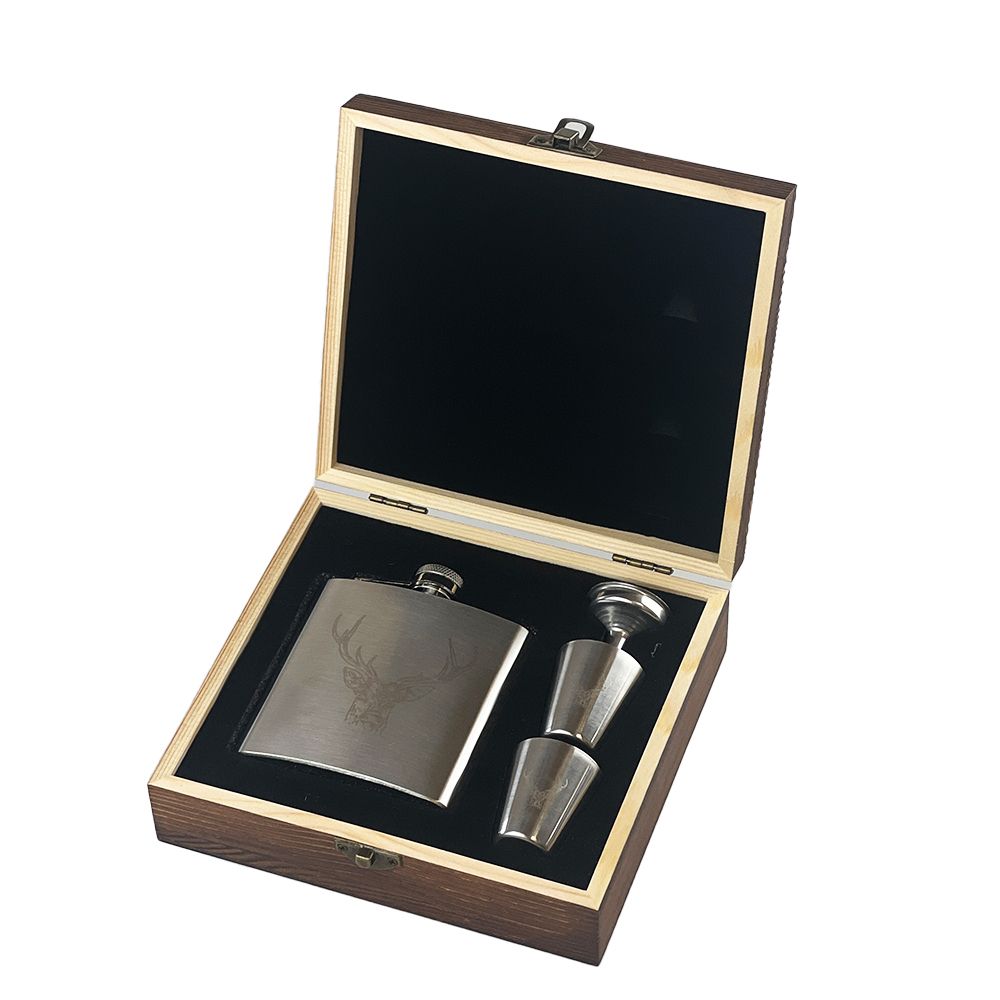 Selbrae House - Stag Engraved Hip Flask and Cup Set