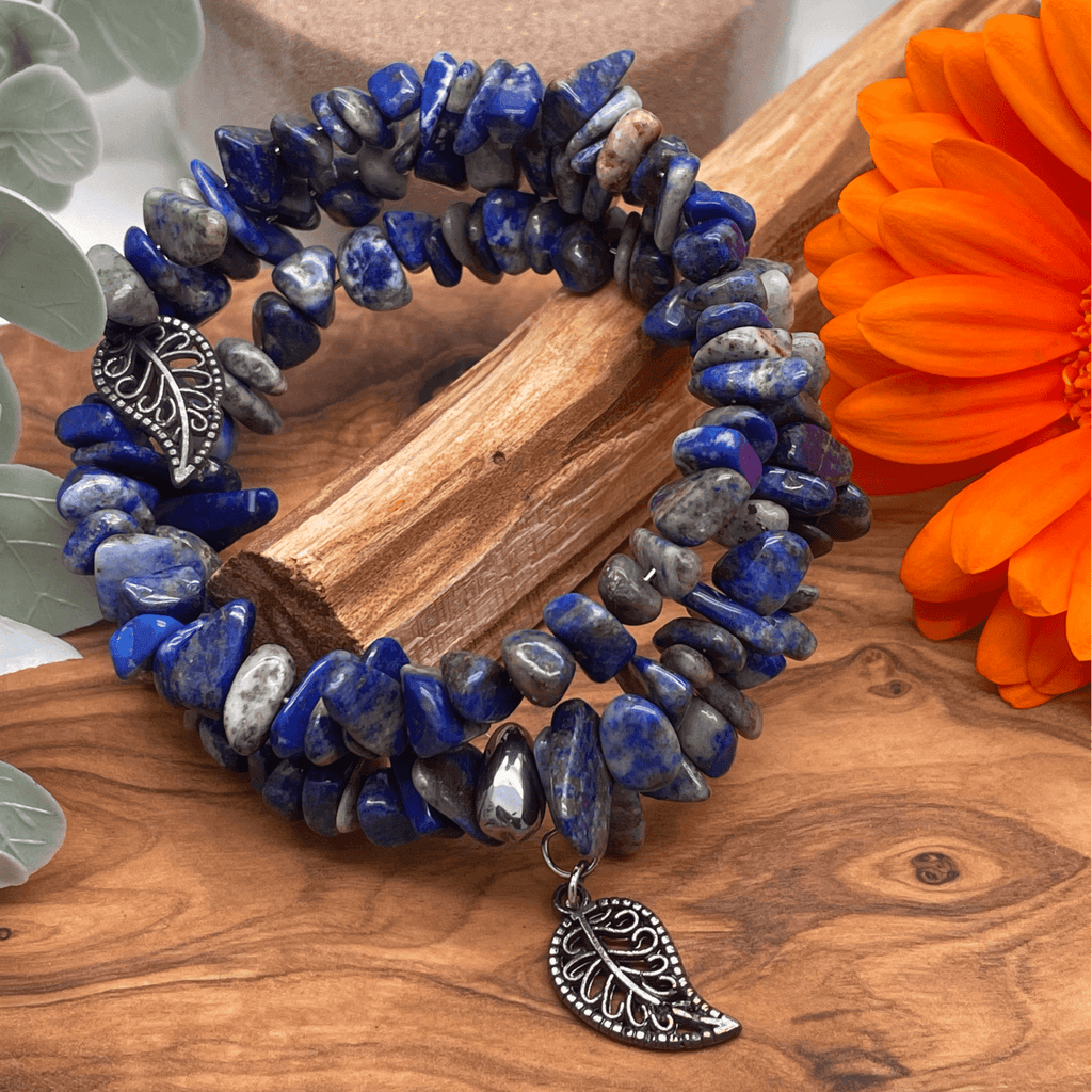 Lapis Lazuli Blue Crystal Chip Wrap Bracelet with an Alloy Leaf Charm